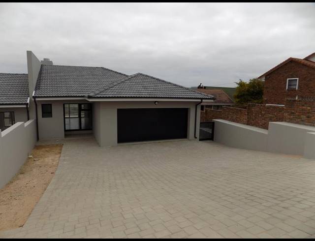 3 BEDROOM HOUSE FOR SALE IN FRAAIUITSIG